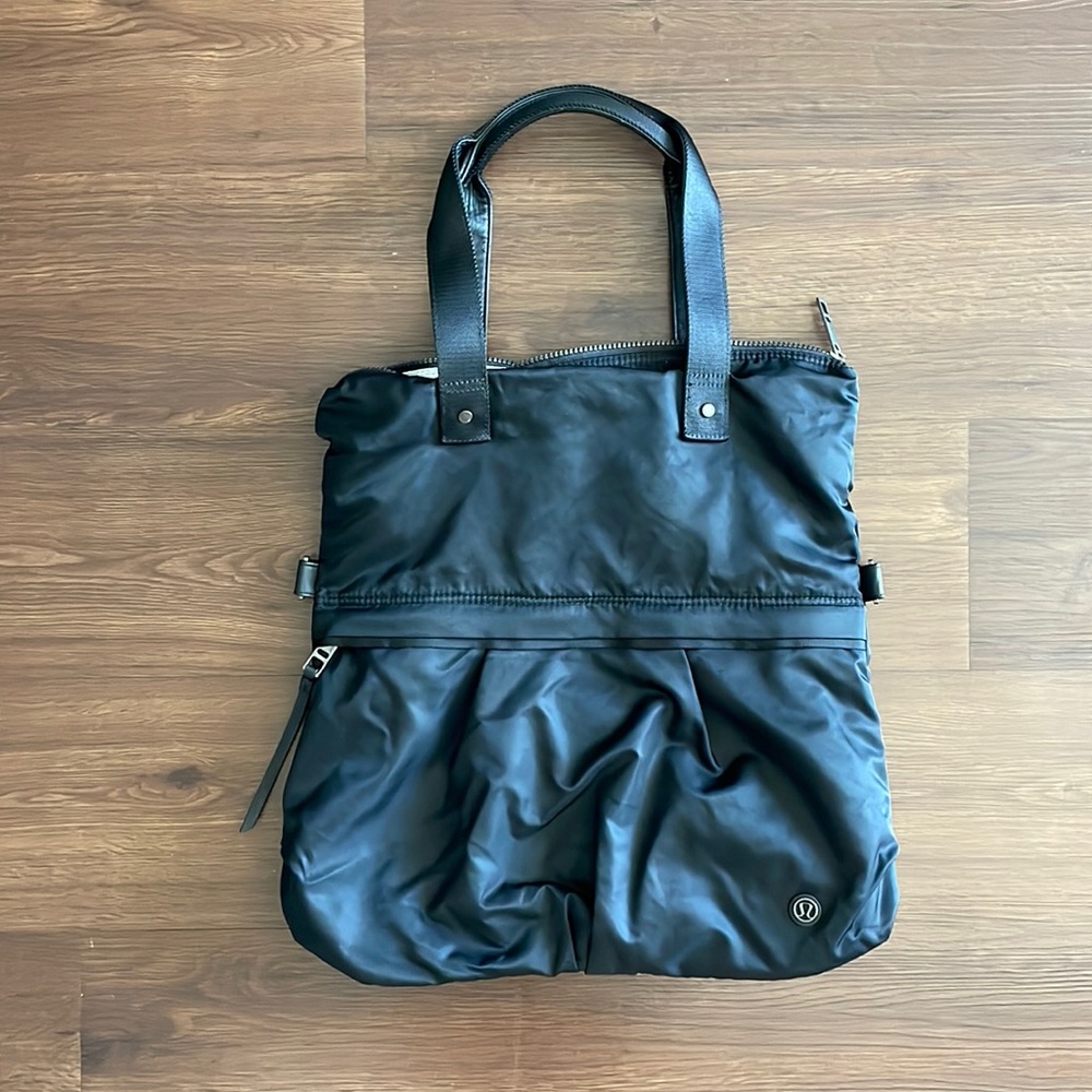 Lululemon black tote bag excellent condition